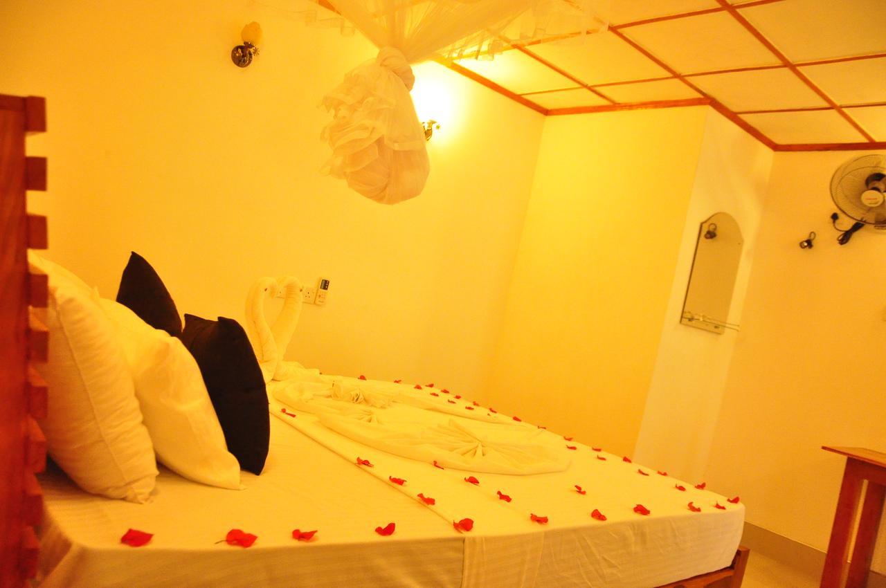 Rock Lake Home Stay Sigiriya Esterno foto