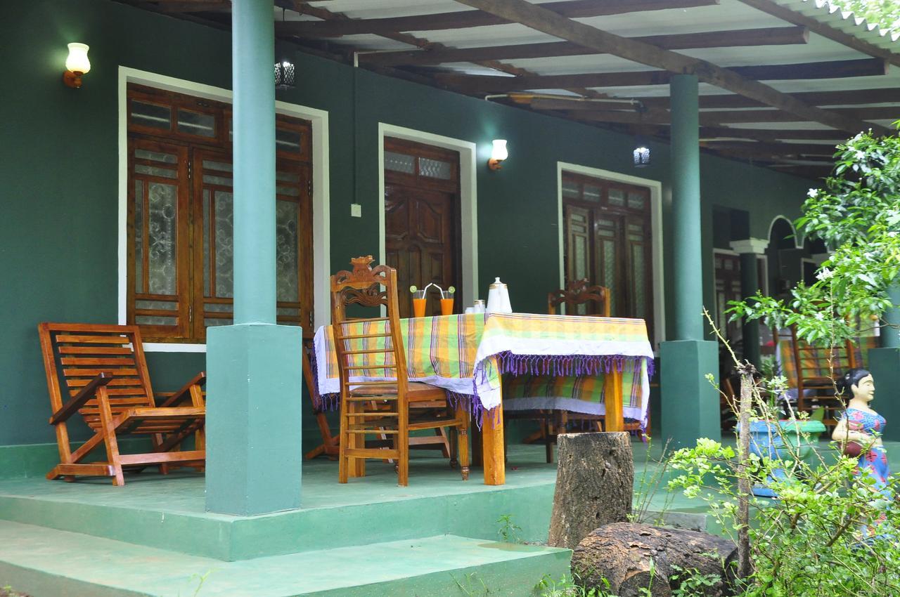 Rock Lake Home Stay Sigiriya Esterno foto