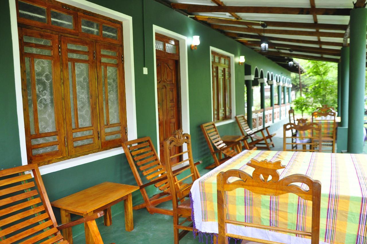 Rock Lake Home Stay Sigiriya Esterno foto