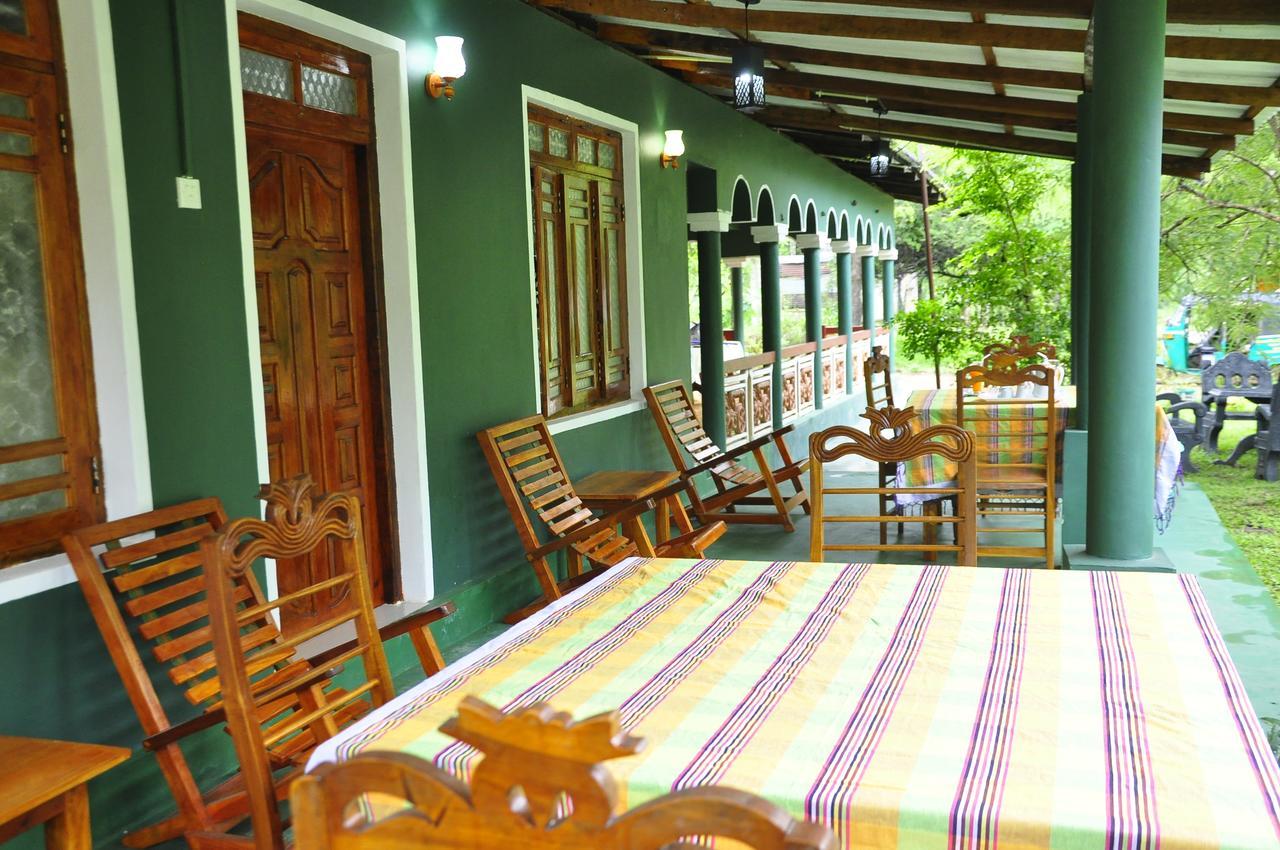 Rock Lake Home Stay Sigiriya Esterno foto