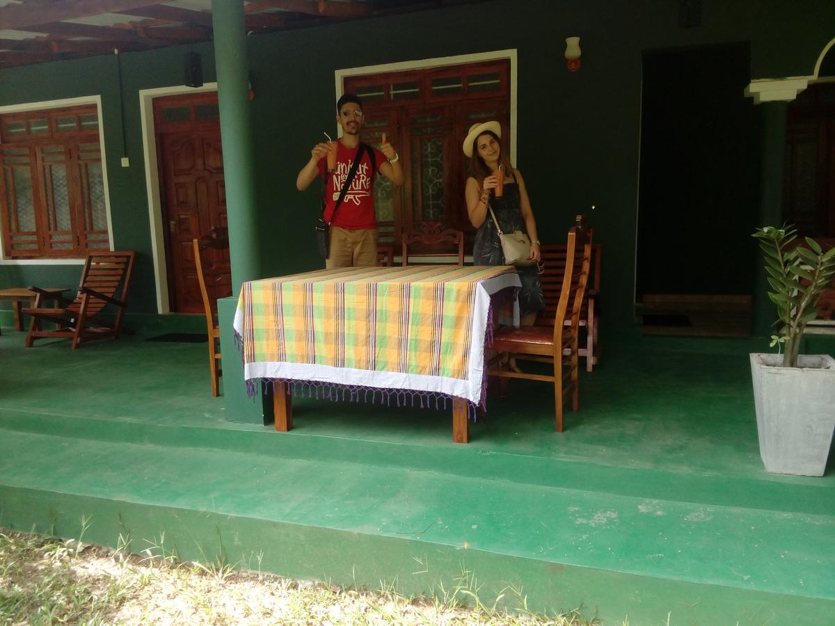 Rock Lake Home Stay Sigiriya Esterno foto