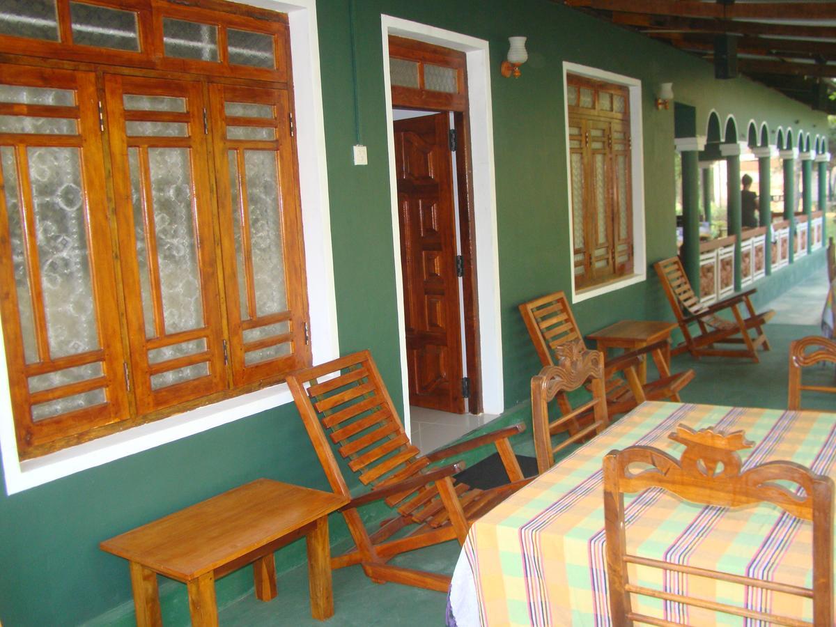 Rock Lake Home Stay Sigiriya Esterno foto
